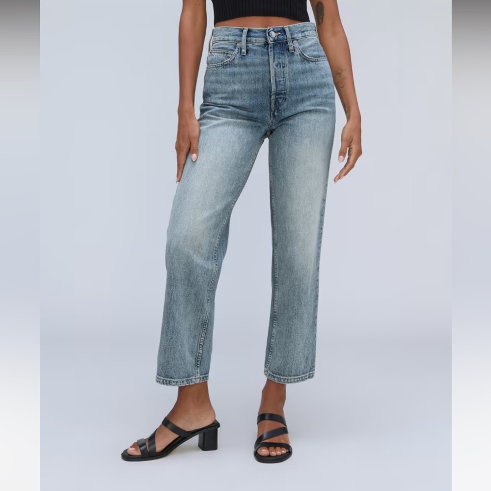 Everlane Rigid Way High Jeans in Vintage Light Wash. Size 30 - 27.5 length